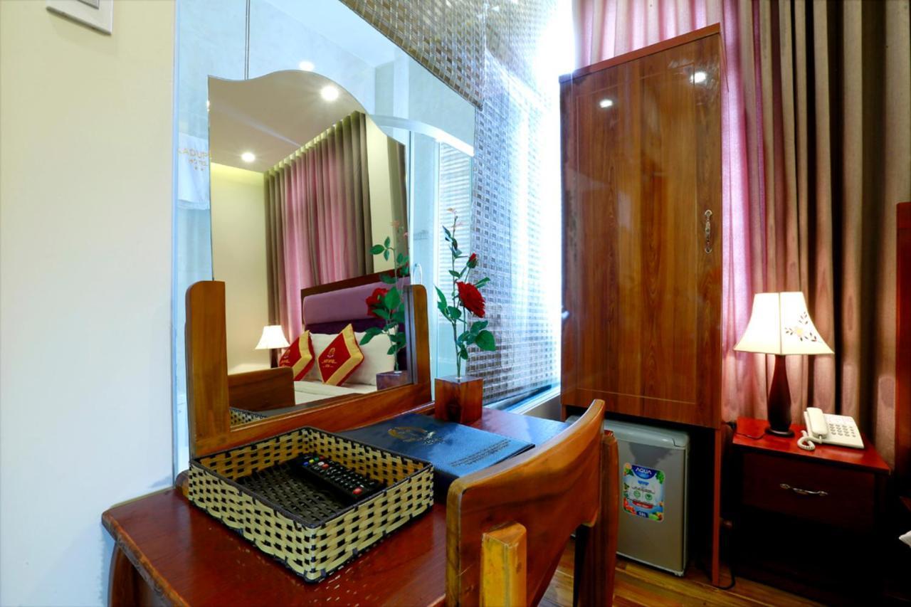 เรดดอร์ซ พรีเมียม แอท เหงียนทายซอนสตรีท Hotel โฮจิมินห์ซิตี้ ภายนอก รูปภาพ
