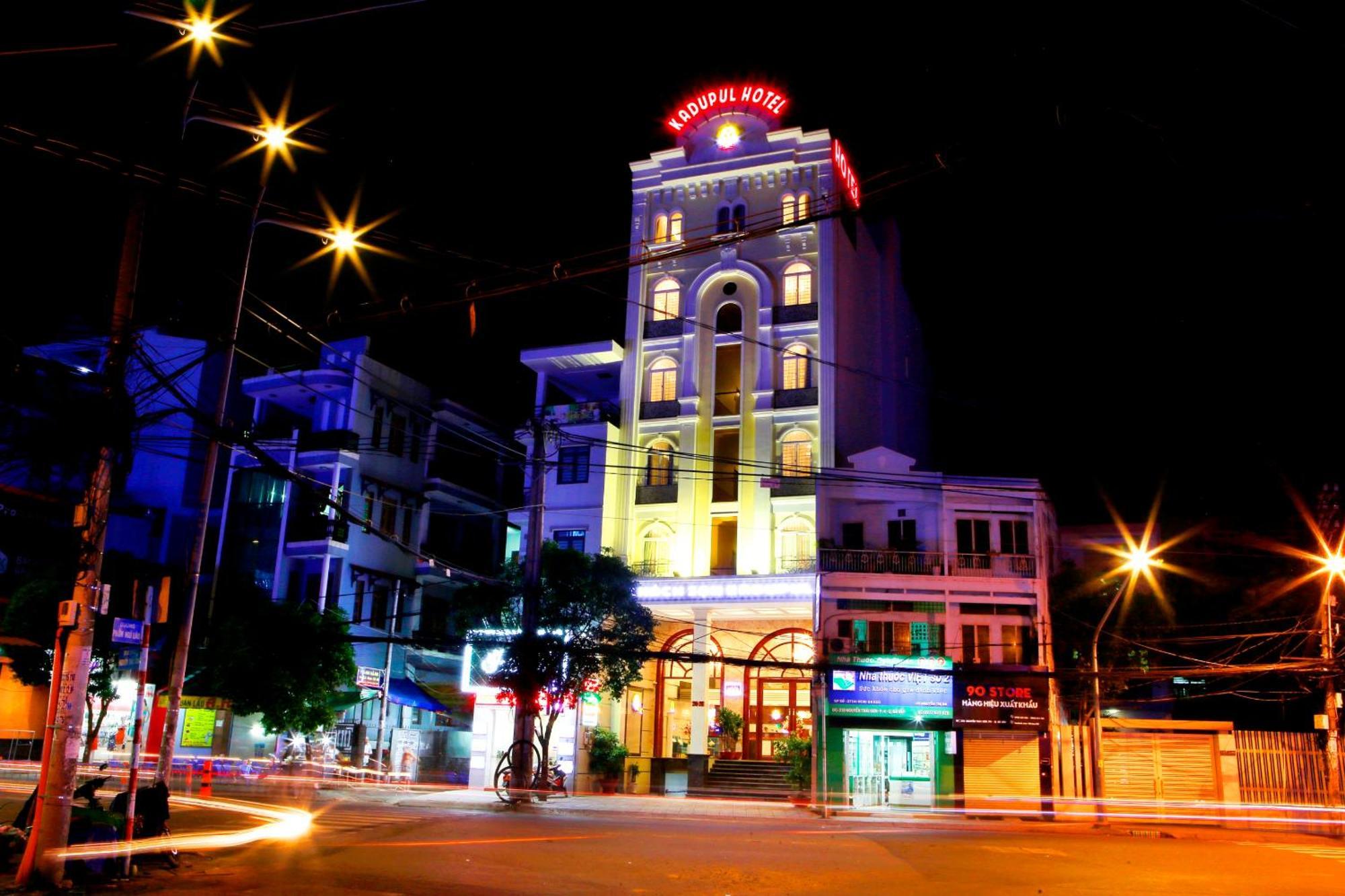 เรดดอร์ซ พรีเมียม แอท เหงียนทายซอนสตรีท Hotel โฮจิมินห์ซิตี้ ภายนอก รูปภาพ